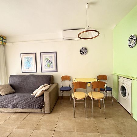 Apartsalou Penedes Экстерьер фото